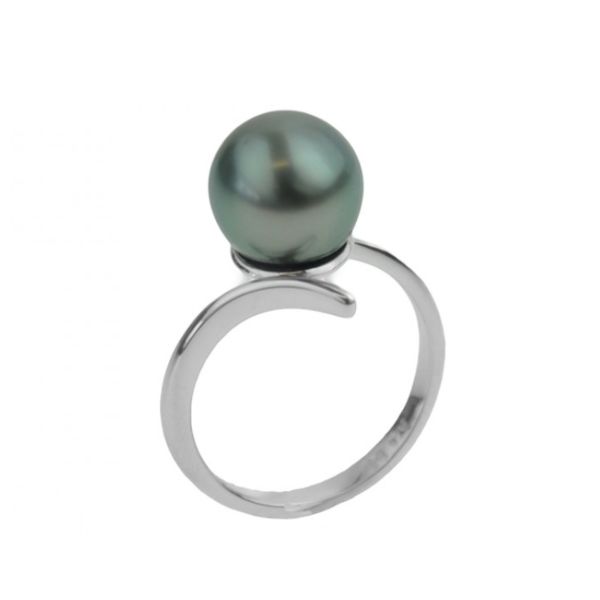 Tahitian pearl ring