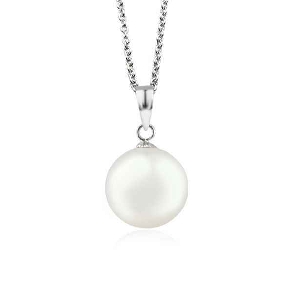 White pearl pendant silver