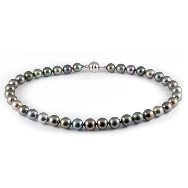 Tahitian pearl necklace