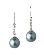 Boucles d'oreilles pendantes perle noire de Tahiti or gris et diamants 