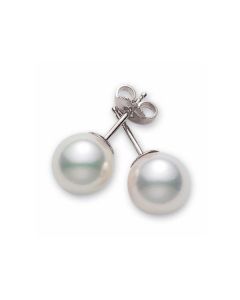 White pearls earrings 