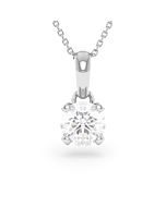 Ein Diamantanhänger aus Weißgold mit einem GIA-zertifizierten Diamanten von 1,50 Karat und passender Kette, Vorderansicht, freigestellt auf weißem Hintergrund
