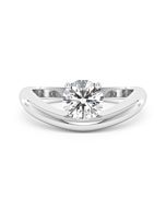 Ein Océan Diamant-Solitärring aus Weißgold, besetzt mit einem GIA-zertifizierten Brillanten von 1,00 Karat, Vorderansicht, freigestellt auf weißem Hintergrund