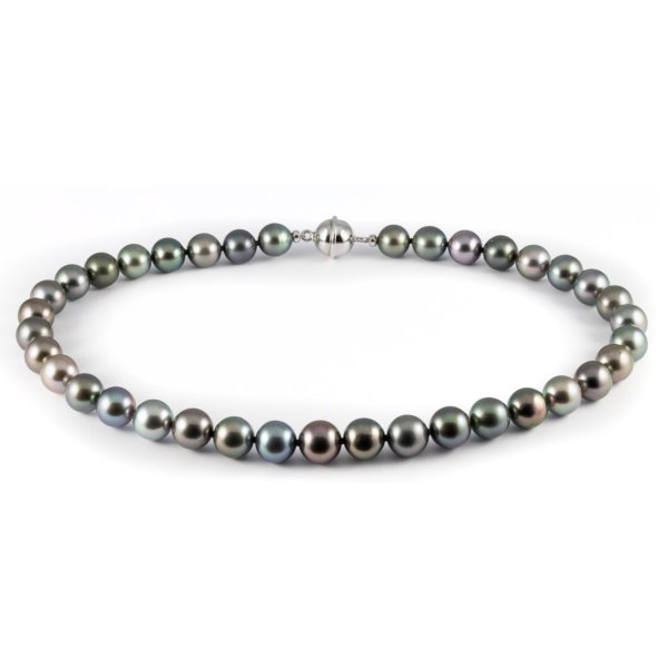 Tahitian pearl necklace