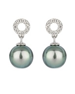 Boucles d'oreilles rondes perle noire de Tahiti or gris et diamants