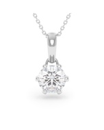     Un pendentif diamant 6 griffes 1,50 carat GIA en or blanc avec sa chaîne, vue de face sur fond blanc