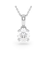 Un pendentif diamant 1,50 carat GIA en or blanc avec sa chaîne, vue de face sur fond blanc 