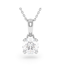     Ein Diamantanhänger aus Weißgold mit einem GIA-zertifizierten Diamanten von 1,50 Karat und passender Kette, Vorderansicht, freigestellt auf weißem Hintergrund