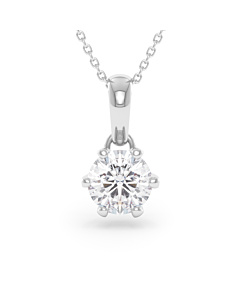     Ein Diamantanhänger aus Weißgold mit einem GIA-zertifizierten 1,50-Karat-Diamanten in Sechs-Krappen-Fassung und passender Kette, Vorderansicht, freigestellt auf weißem Hintergrund    Un pendentif diamant 6 griffes 1,50 carat GIA en or blanc avec sa ch