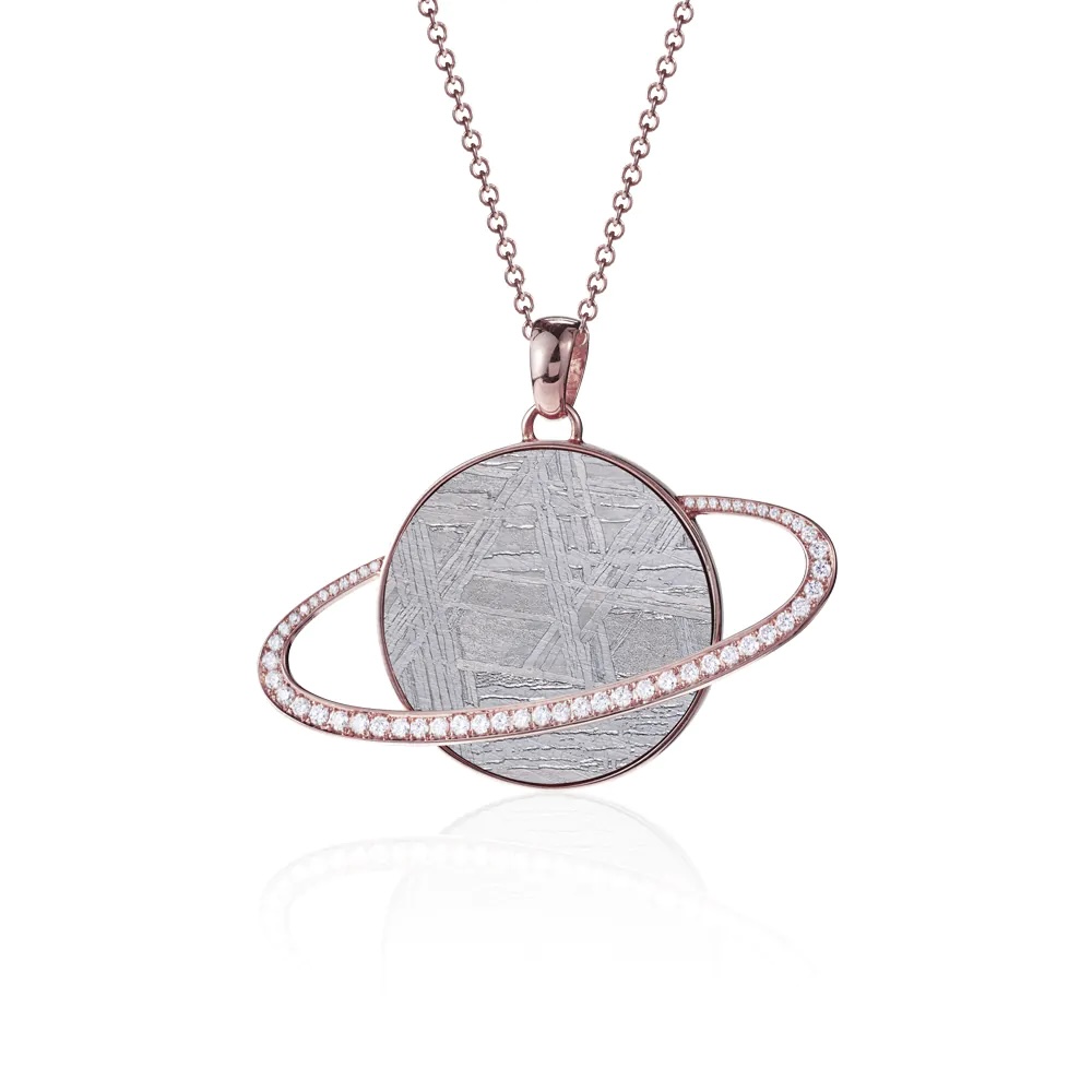 Bijou en m&eacute;t&eacute;orite avec figures Widmanst&auml;tten &acirc;g&eacute;es de 4,5 milliards d&rsquo;ann&eacute;es